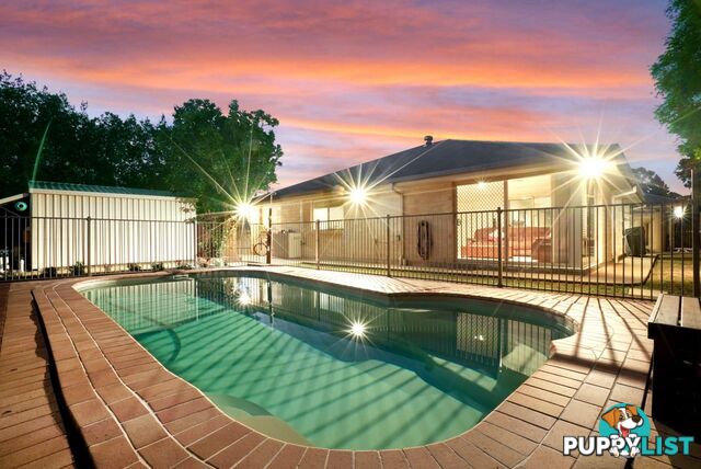 4 Stone Brook Court Cashmere QLD 4500