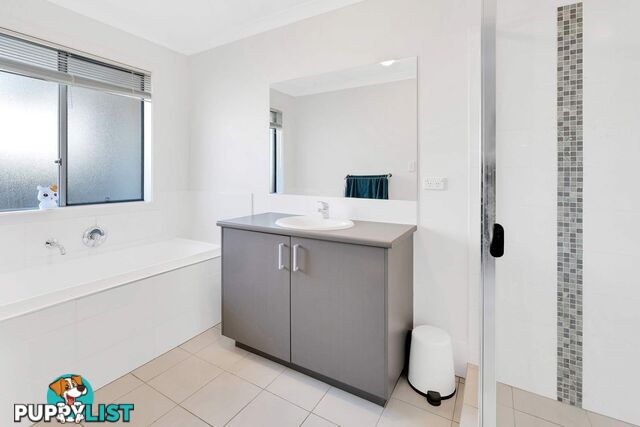 13 Venetian Way Coomera QLD 4209