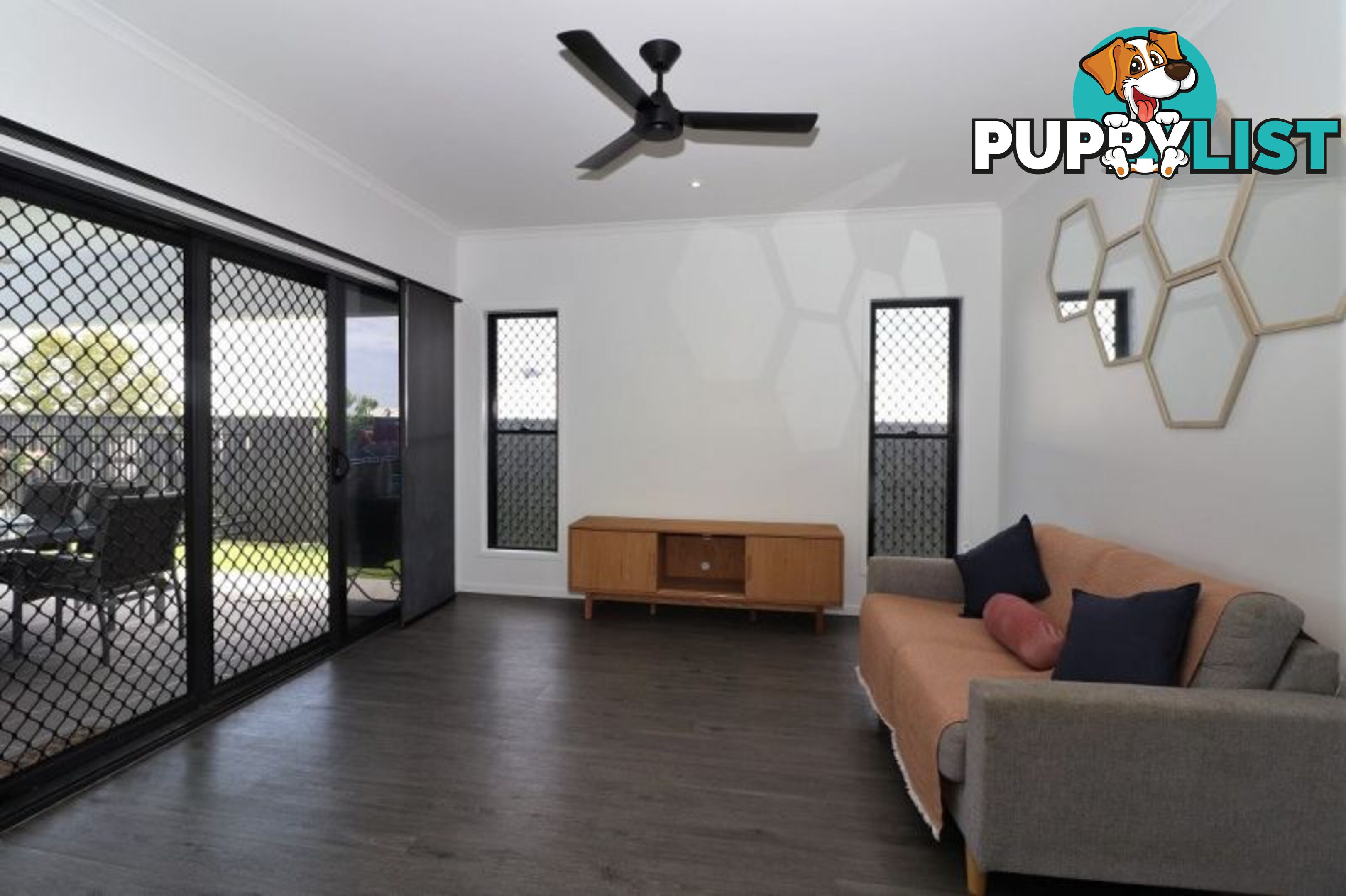 7 Holbourne Street Bushland Beach QLD 4818