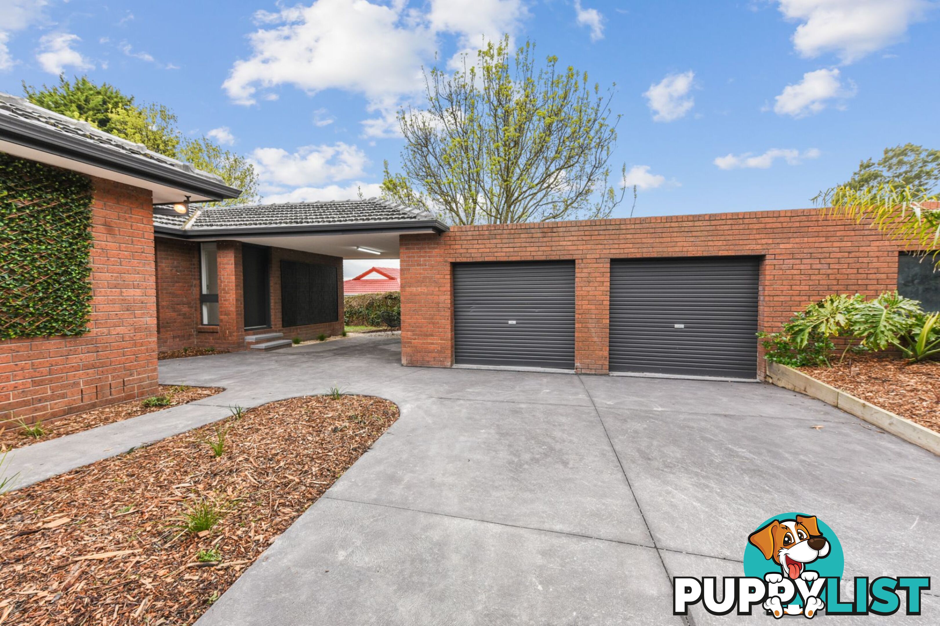 5 Tench Rise Endeavour Hills VIC 3802