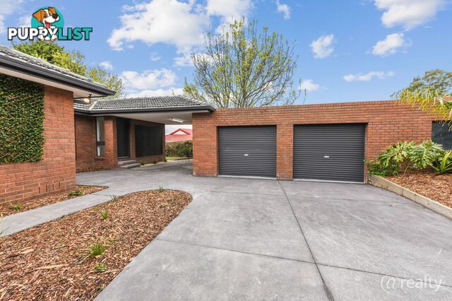 5 Tench Rise Endeavour Hills VIC 3802