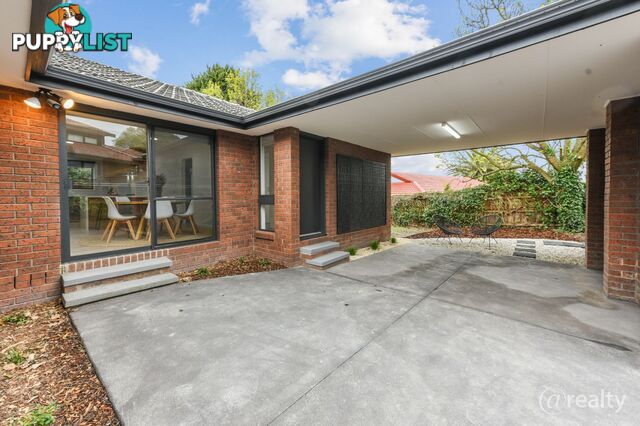 5 Tench Rise Endeavour Hills VIC 3802