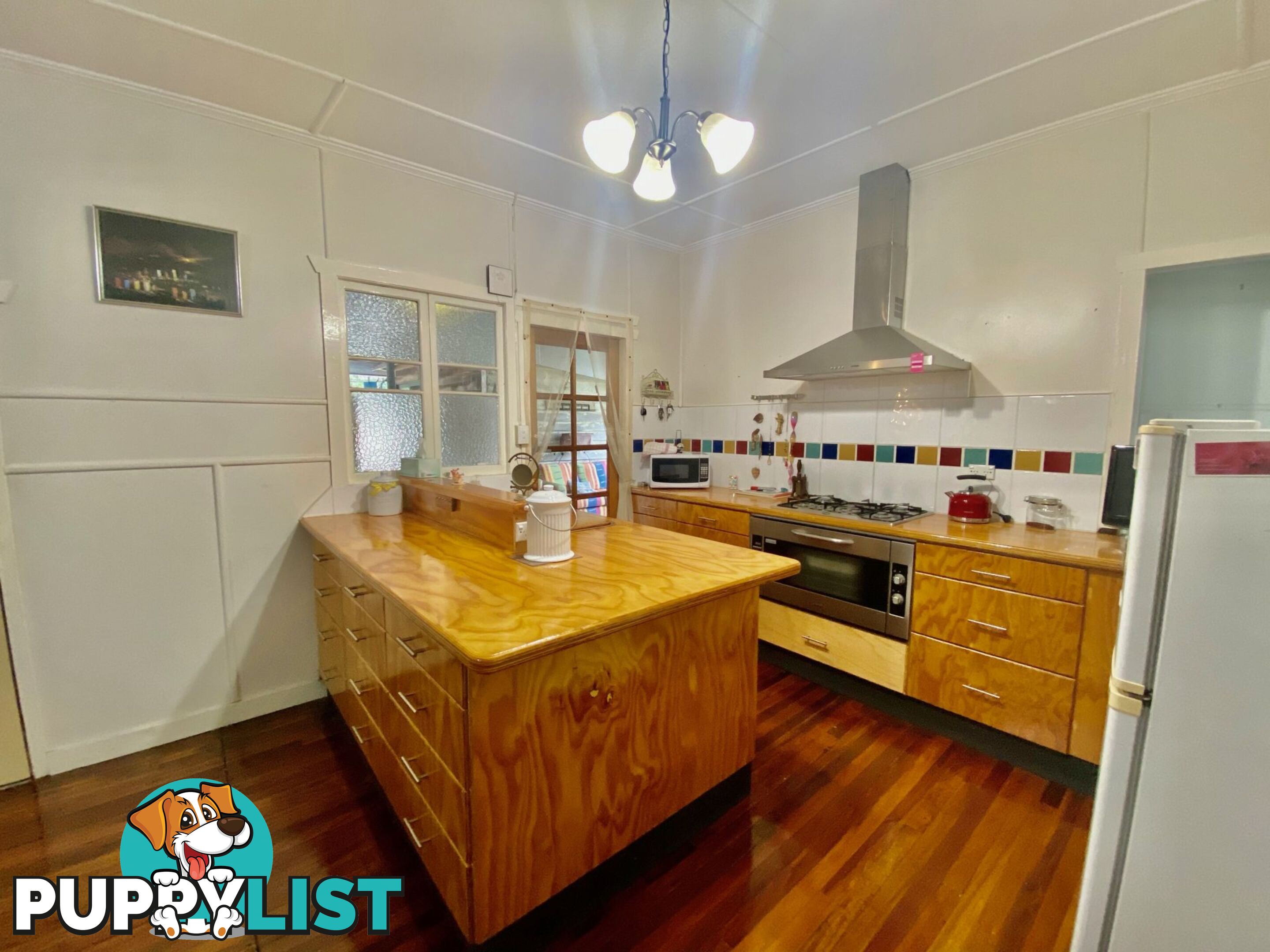 32 East Street Esk QLD 4312