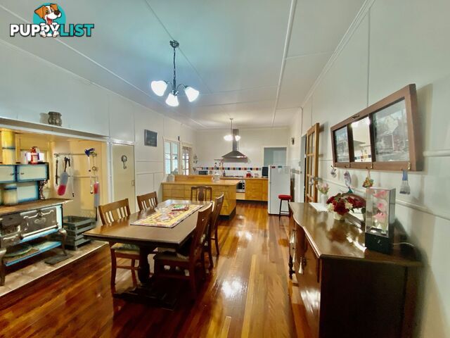 32 East Street Esk QLD 4312