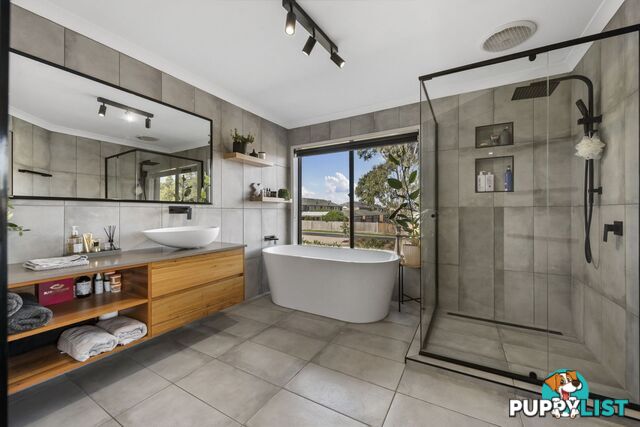 3 Kemp Green Caroline Springs VIC 3023