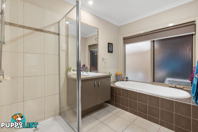 8 Paramu Court Tooradin VIC 3980