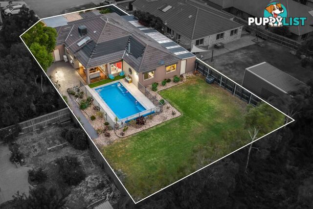 8 Paramu Court Tooradin VIC 3980