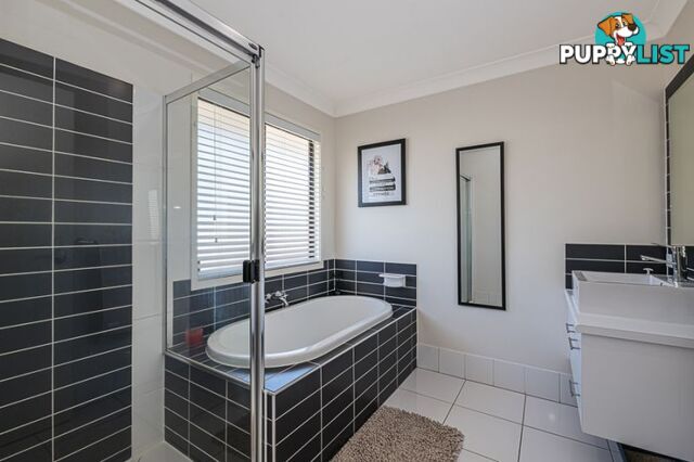 72 Biggs Avenue Beachmere QLD 4510