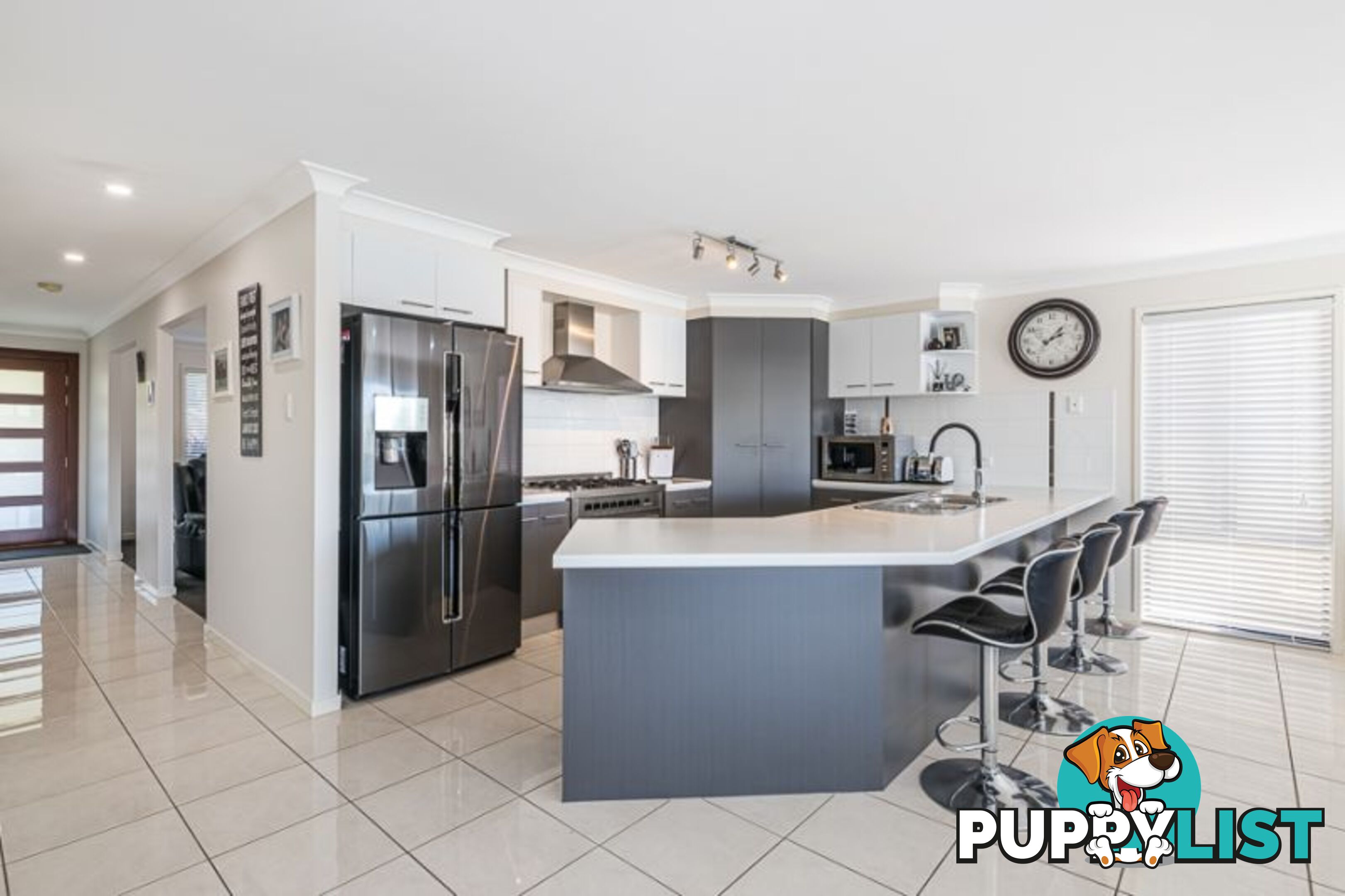 72 Biggs Avenue Beachmere QLD 4510