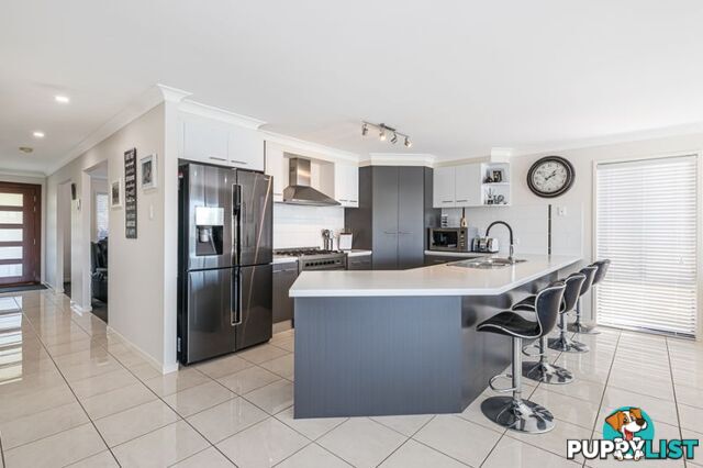 72 Biggs Avenue Beachmere QLD 4510