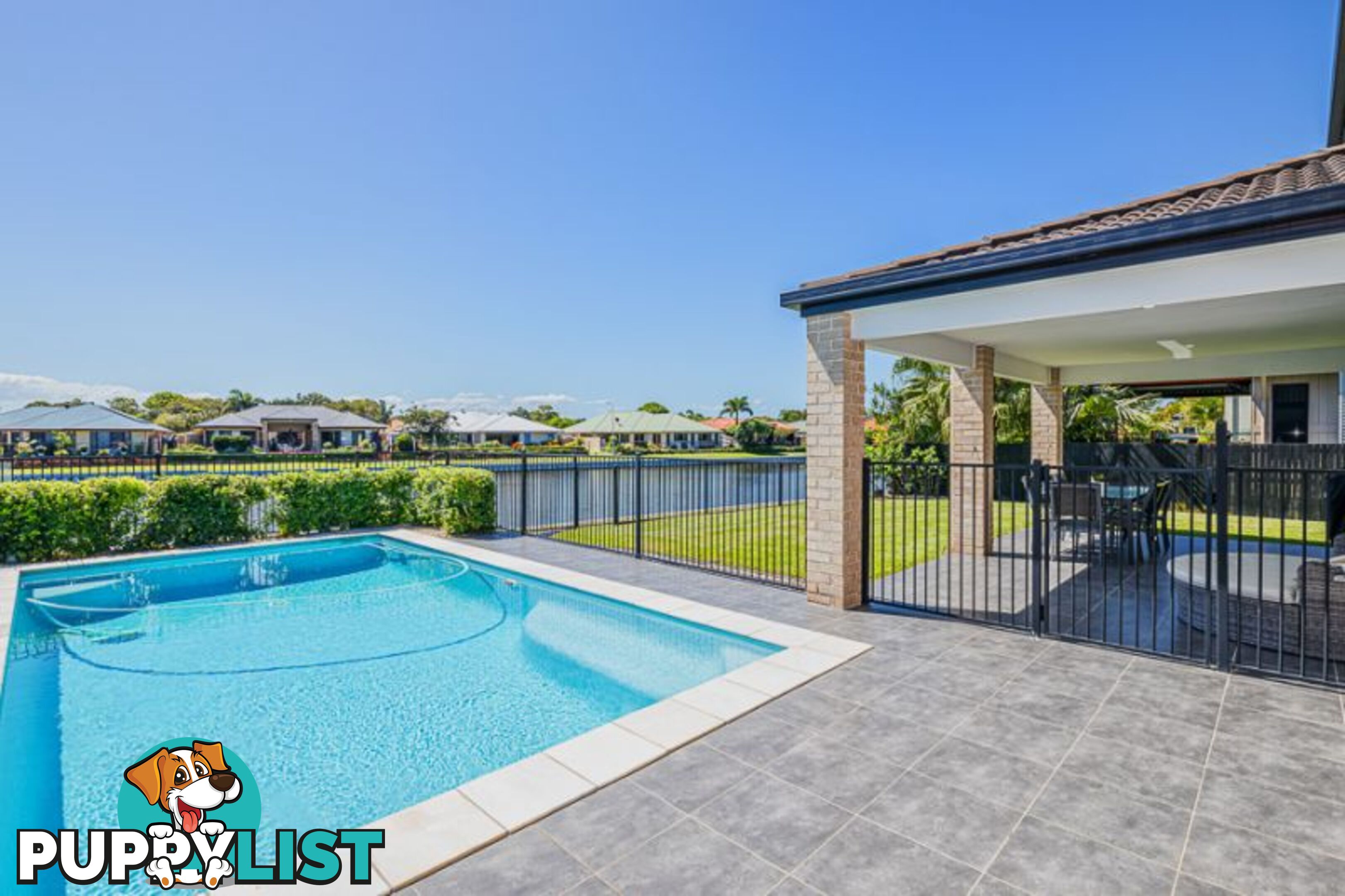 72 Biggs Avenue Beachmere QLD 4510