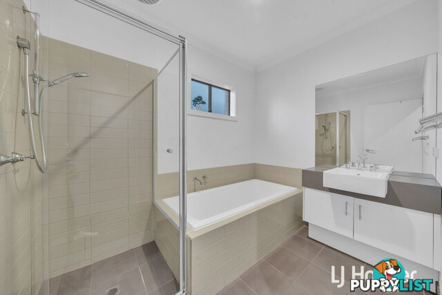 53 Datura Avenue CRANBOURNE NORTH VIC 3977
