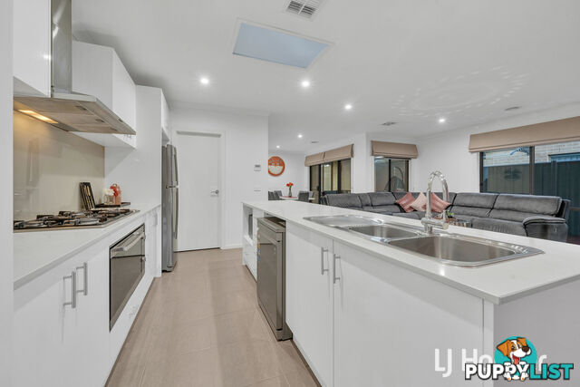 53 Datura Avenue CRANBOURNE NORTH VIC 3977