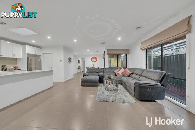 53 Datura Avenue CRANBOURNE NORTH VIC 3977