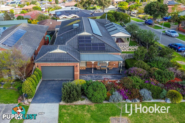 8 Rachael Court PAKENHAM VIC 3810