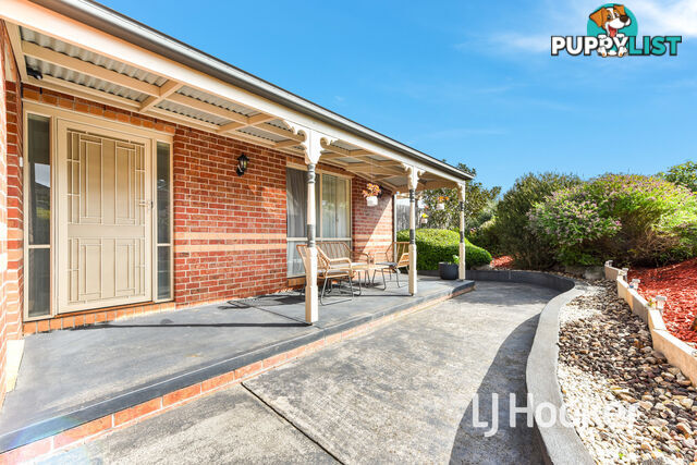 8 Rachael Court PAKENHAM VIC 3810