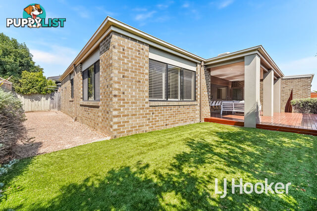 18 Flowerbloom Crescent CLYDE NORTH VIC 3978