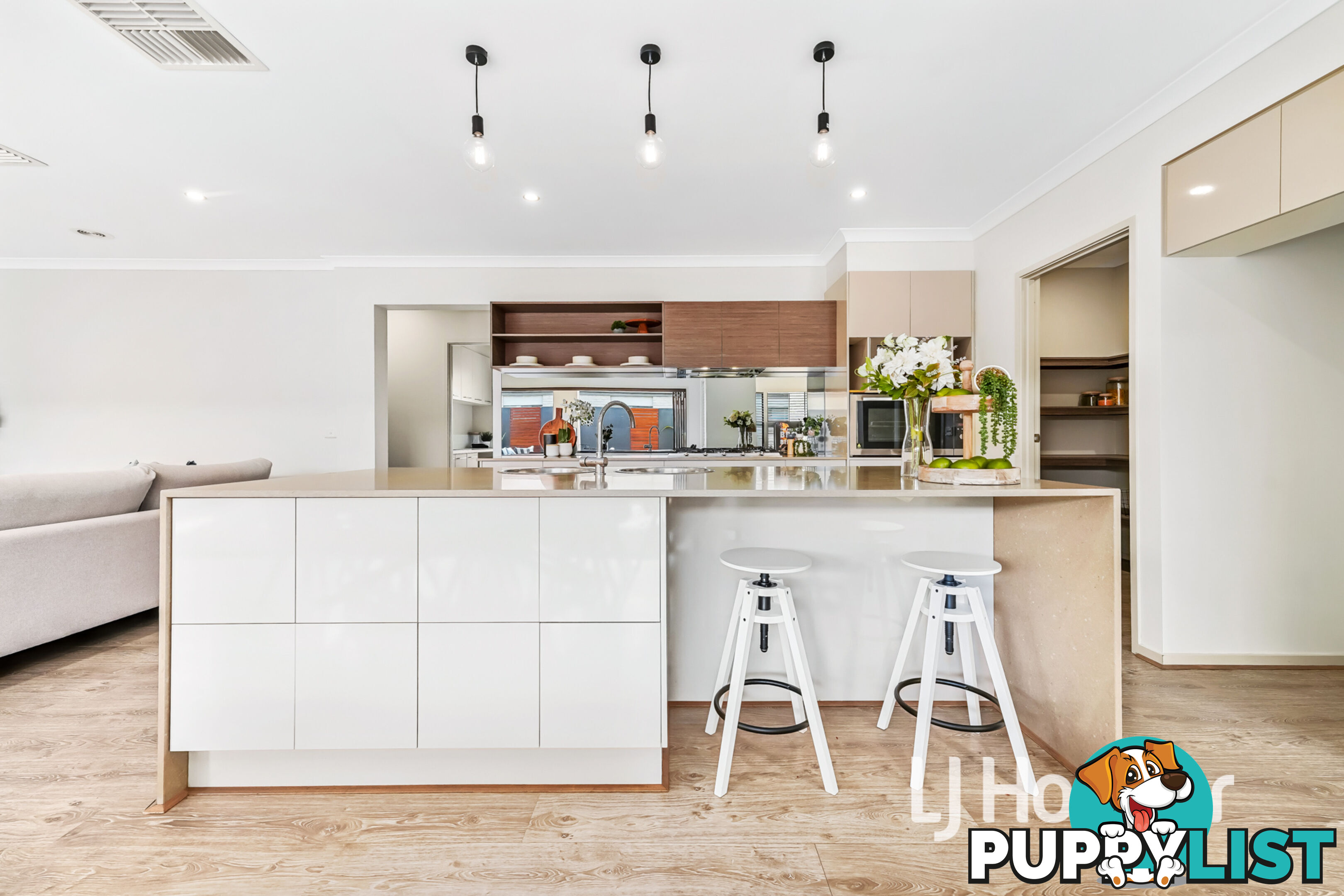 18 Flowerbloom Crescent CLYDE NORTH VIC 3978