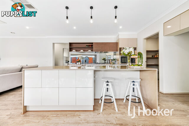 18 Flowerbloom Crescent CLYDE NORTH VIC 3978