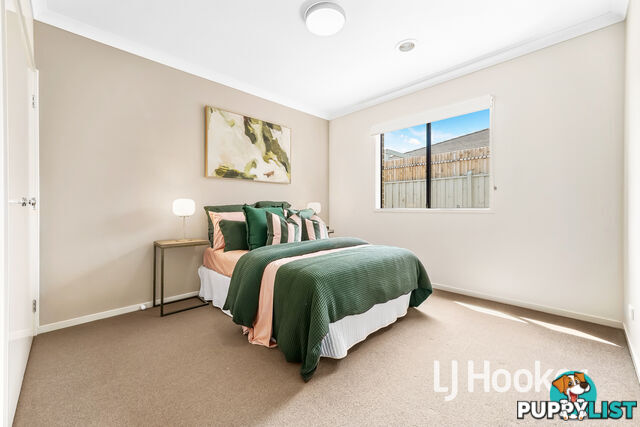 18 Flowerbloom Crescent CLYDE NORTH VIC 3978