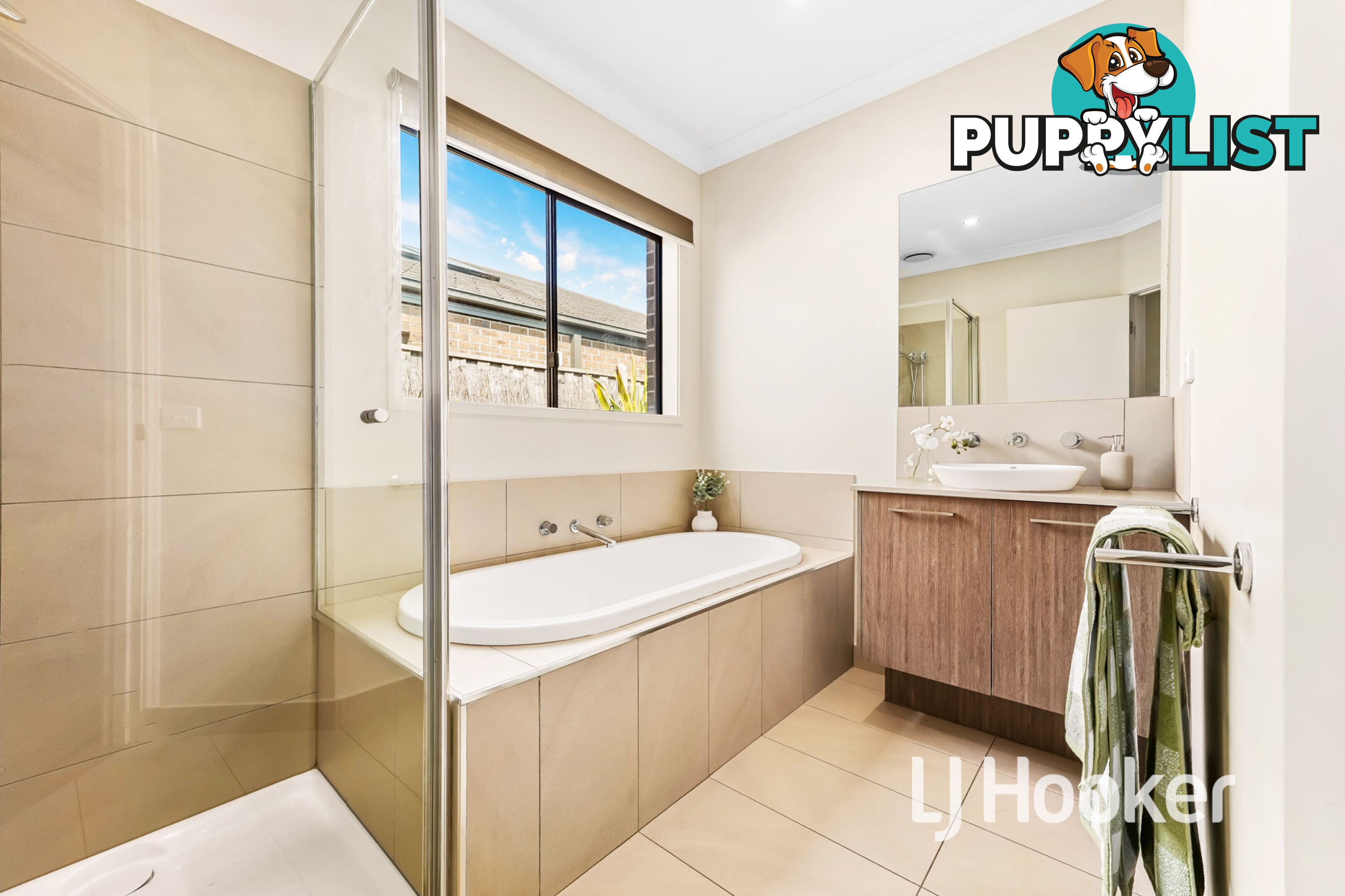 18 Flowerbloom Crescent CLYDE NORTH VIC 3978