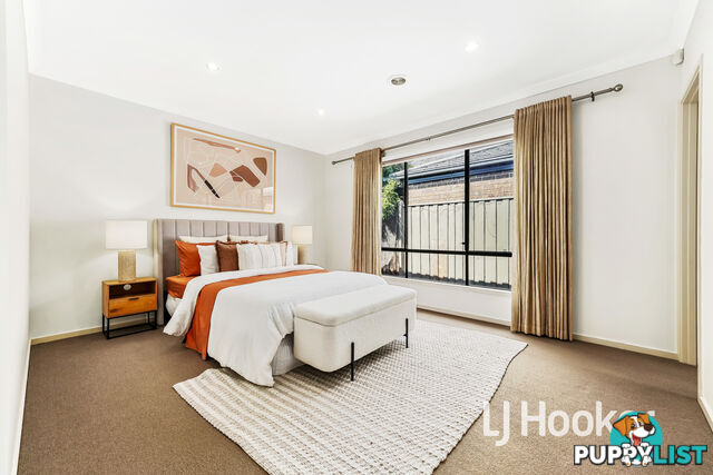 18 Flowerbloom Crescent CLYDE NORTH VIC 3978