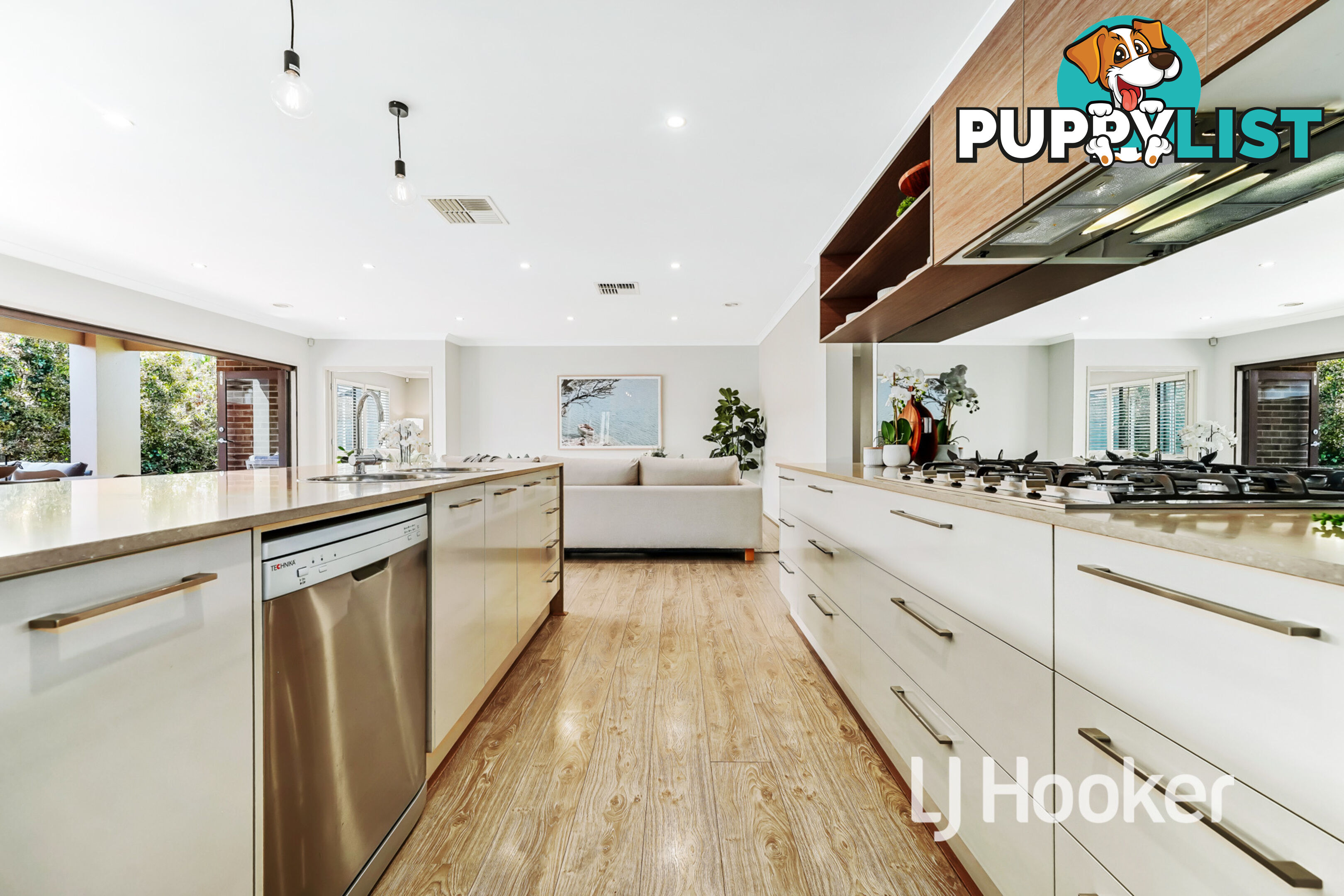 18 Flowerbloom Crescent CLYDE NORTH VIC 3978