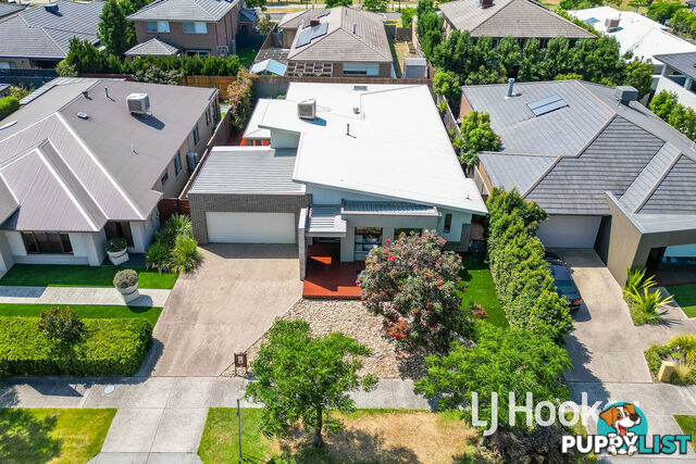 18 Flowerbloom Crescent CLYDE NORTH VIC 3978