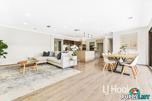 18 Flowerbloom Crescent CLYDE NORTH VIC 3978
