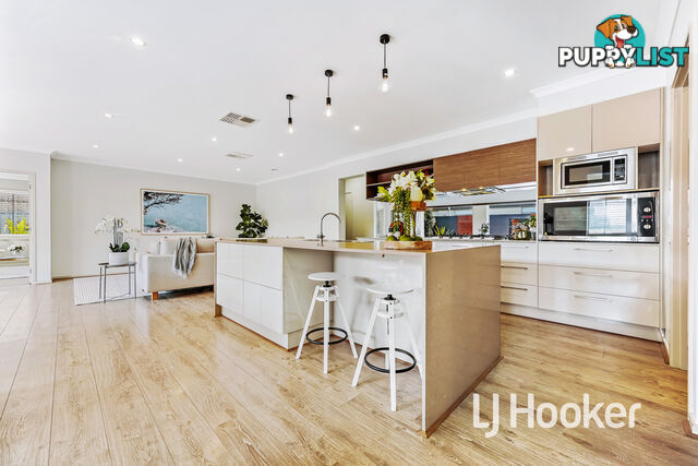 18 Flowerbloom Crescent CLYDE NORTH VIC 3978