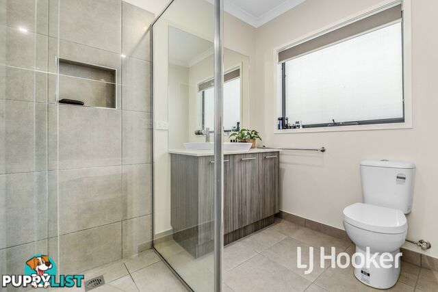 15 Landsdowne Avenue CLYDE NORTH VIC 3978