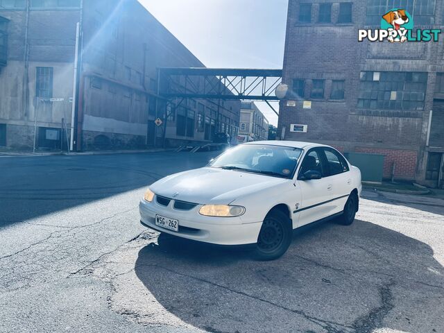 2000 Holden Commodore VT Sedan 4 Speed Automatic