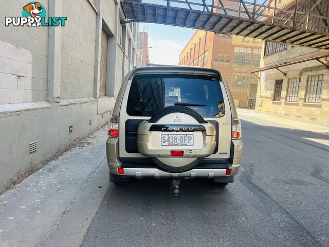 2013 Mitsubishi Pajero Wagon Automatic