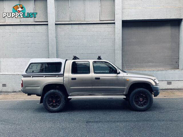 2005 TOYOTA HILUX (4x4) 5 SP MANUAL DUAL CAB P/UP