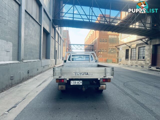 2009 TOYOTA HILUX WORKMATE 5 SPEED MANUAL 