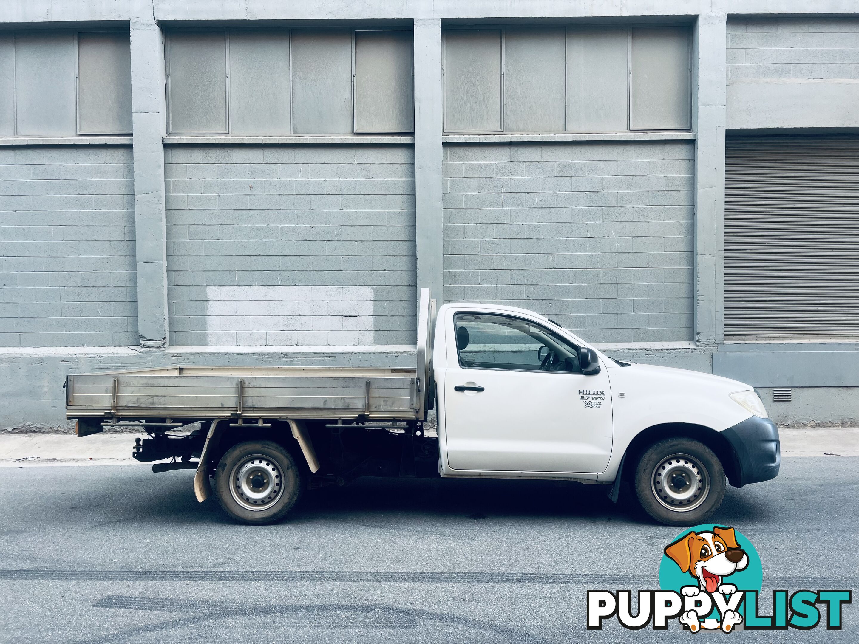 2009 TOYOTA HILUX WORKMATE 5 SPEED MANUAL 