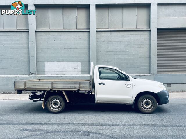 2009 TOYOTA HILUX WORKMATE 5 SPEED MANUAL 