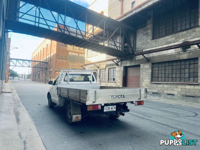 2009 TOYOTA HILUX WORKMATE 5 SPEED MANUAL 