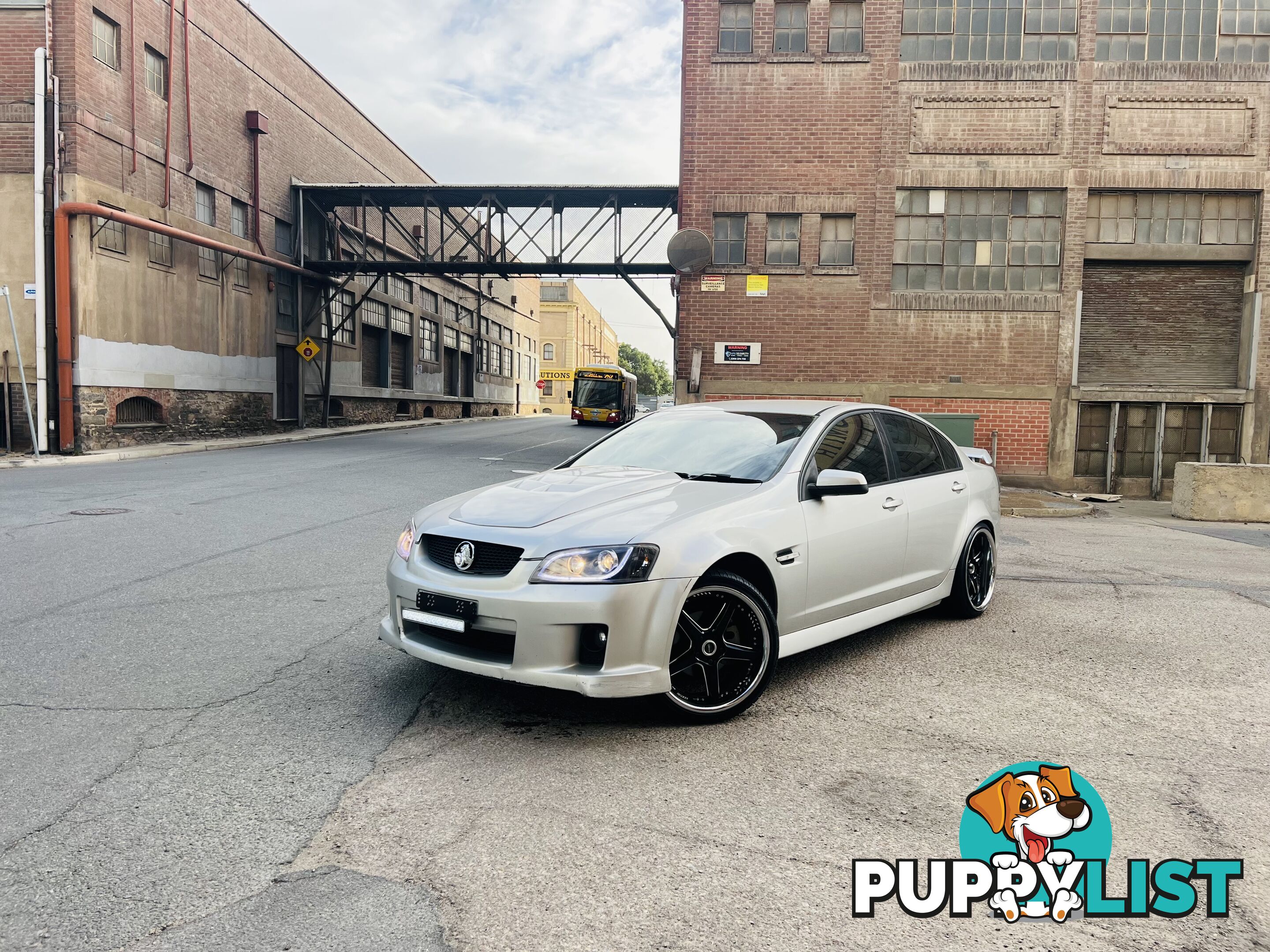 2006 Holden Commodore SV6 Sedan 5 Speed Automatic