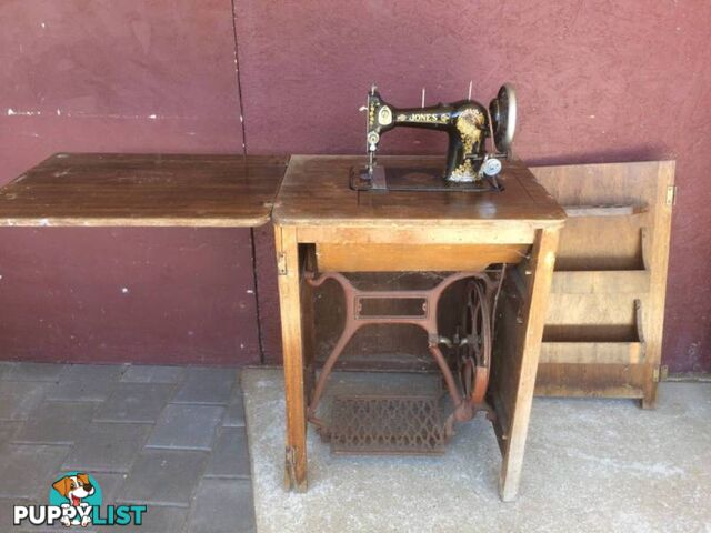 Early 20th century Jones Sewing machine Ready for restoration.