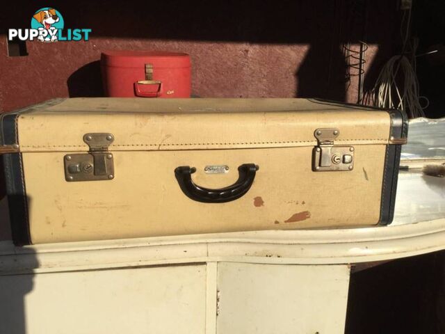 Vintage suitcase made in England From Smiths trunk store Skyl