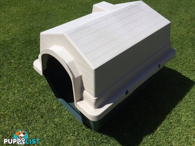 Dog kennel small to med size L 83cm W 62cm H 64cm Door op