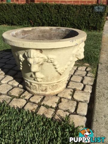 Concrete plant pot 1 only