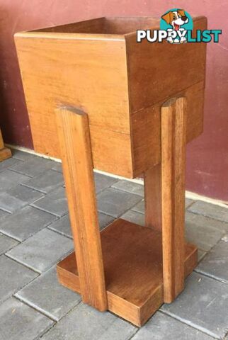 Vintage Jarrah plant stand In good condition 31 x 31 cm H 71 c