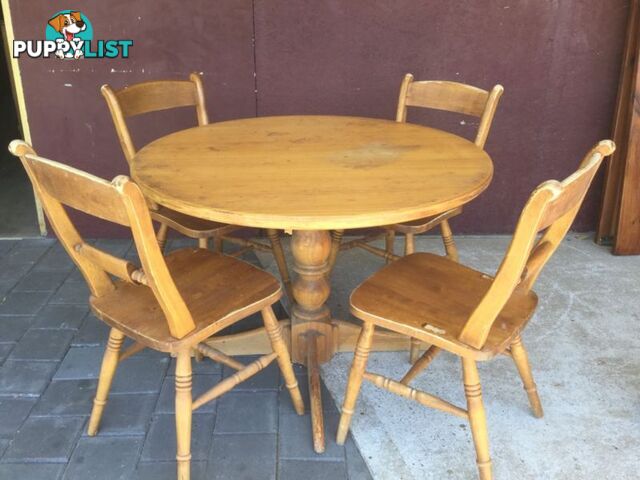 5 piece pine dining setting round table