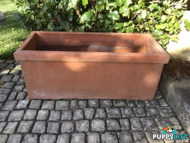 Large terracotta planter Has drainage holes