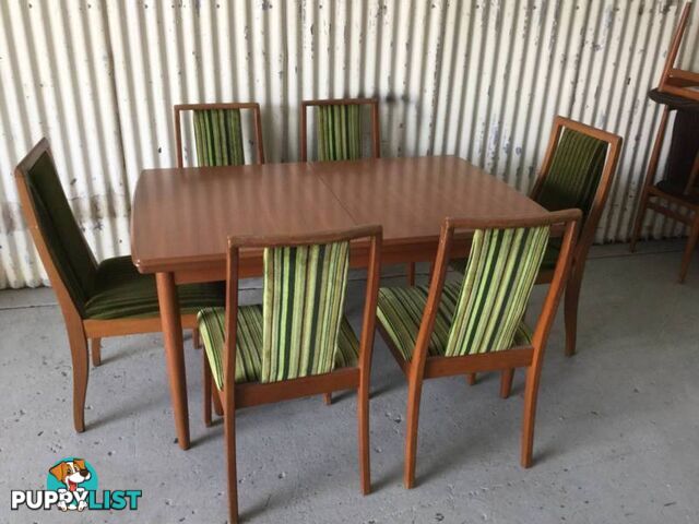 Chiswell Vintage retro dining setting. 7 piece setting. Table