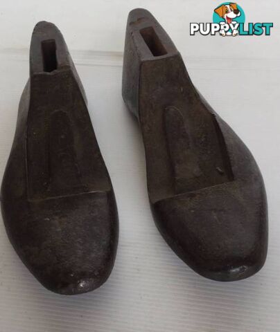 Antique pair of cobbler shoe lasts English ladies size 4 Solid