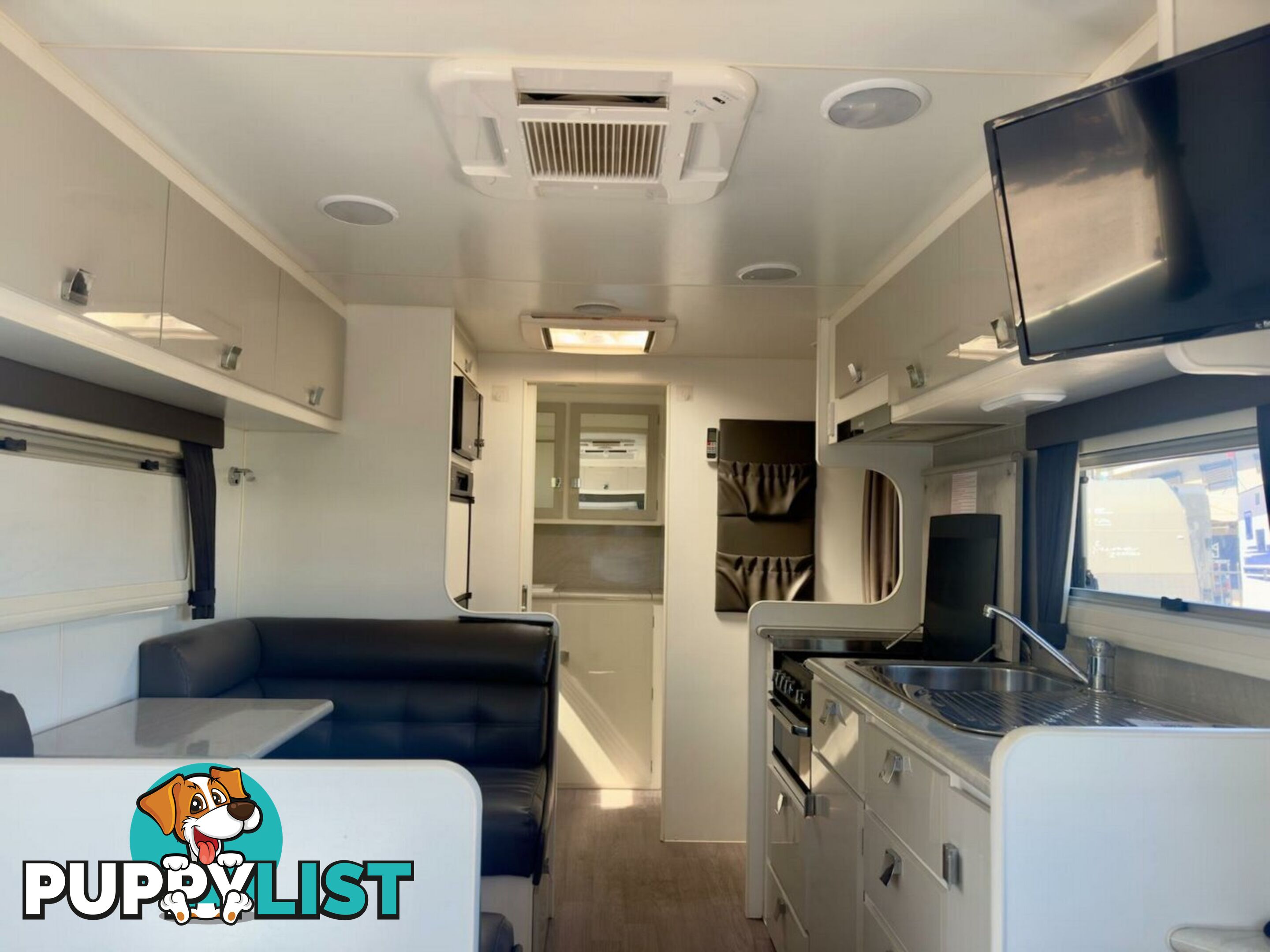 2016 Paramount Caravan Caravan