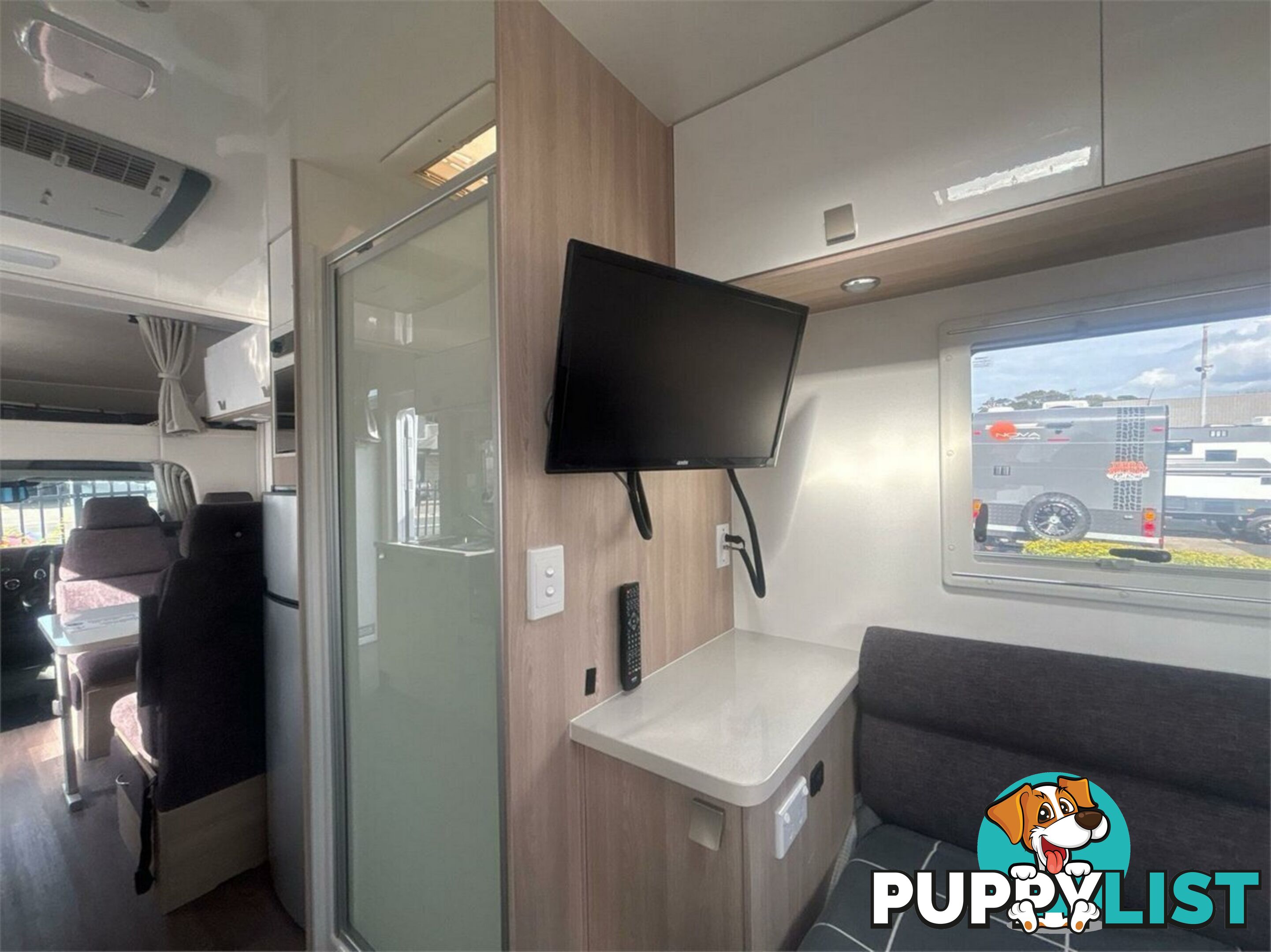 2019 Winnebago Burleigh Motor Home